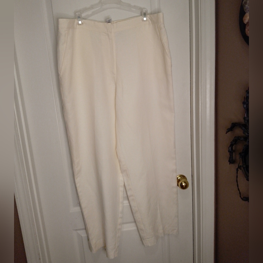 NWT/ pants/size 16/Brand: Ruby Rd/color:ant white